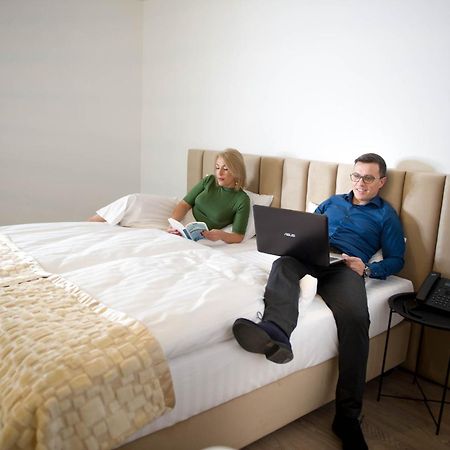 Friends Residence Apartments Timisoara Ngoại thất bức ảnh