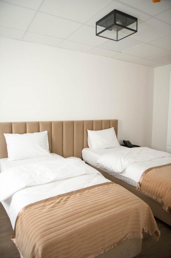 Friends Residence Apartments Timisoara Ngoại thất bức ảnh