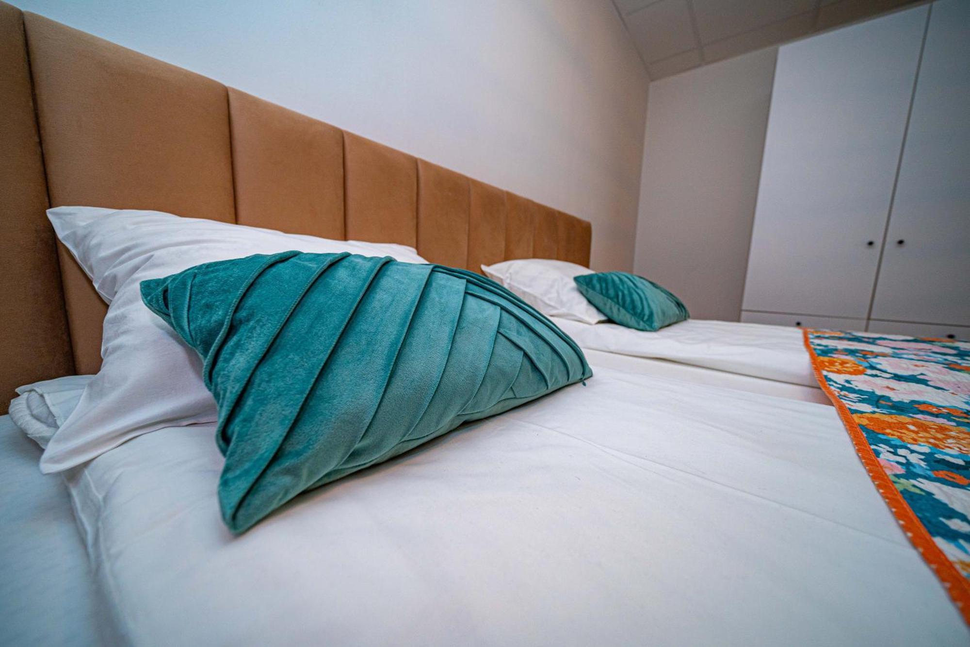 Friends Residence Apartments Timisoara Ngoại thất bức ảnh