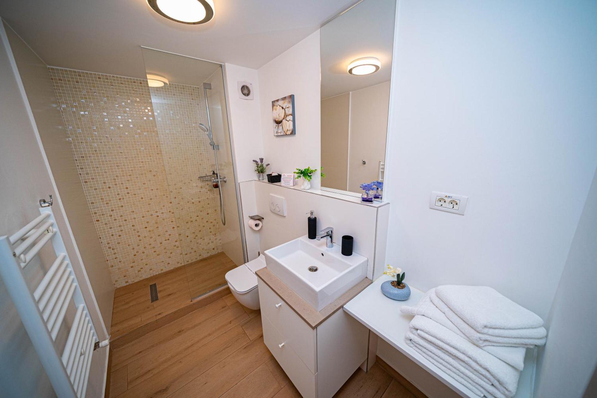 Friends Residence Apartments Timisoara Ngoại thất bức ảnh