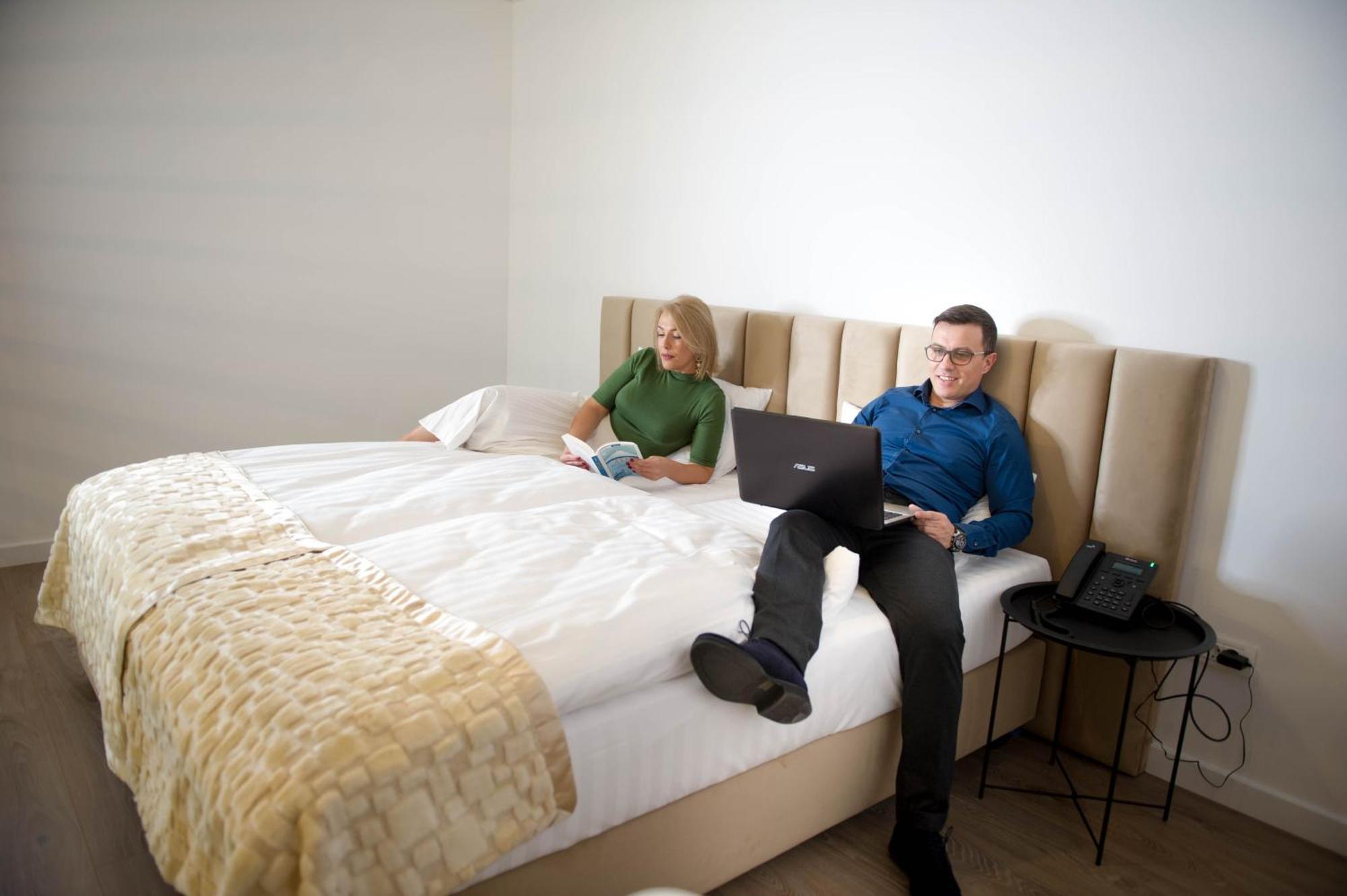 Friends Residence Apartments Timisoara Ngoại thất bức ảnh